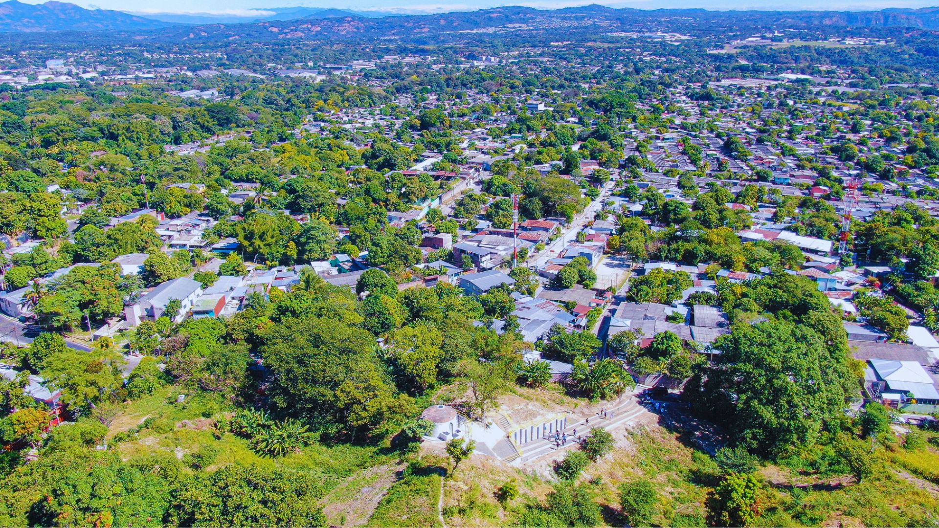 mejoran-servicio-de-agua-potable-en-el-matazano-soyapango